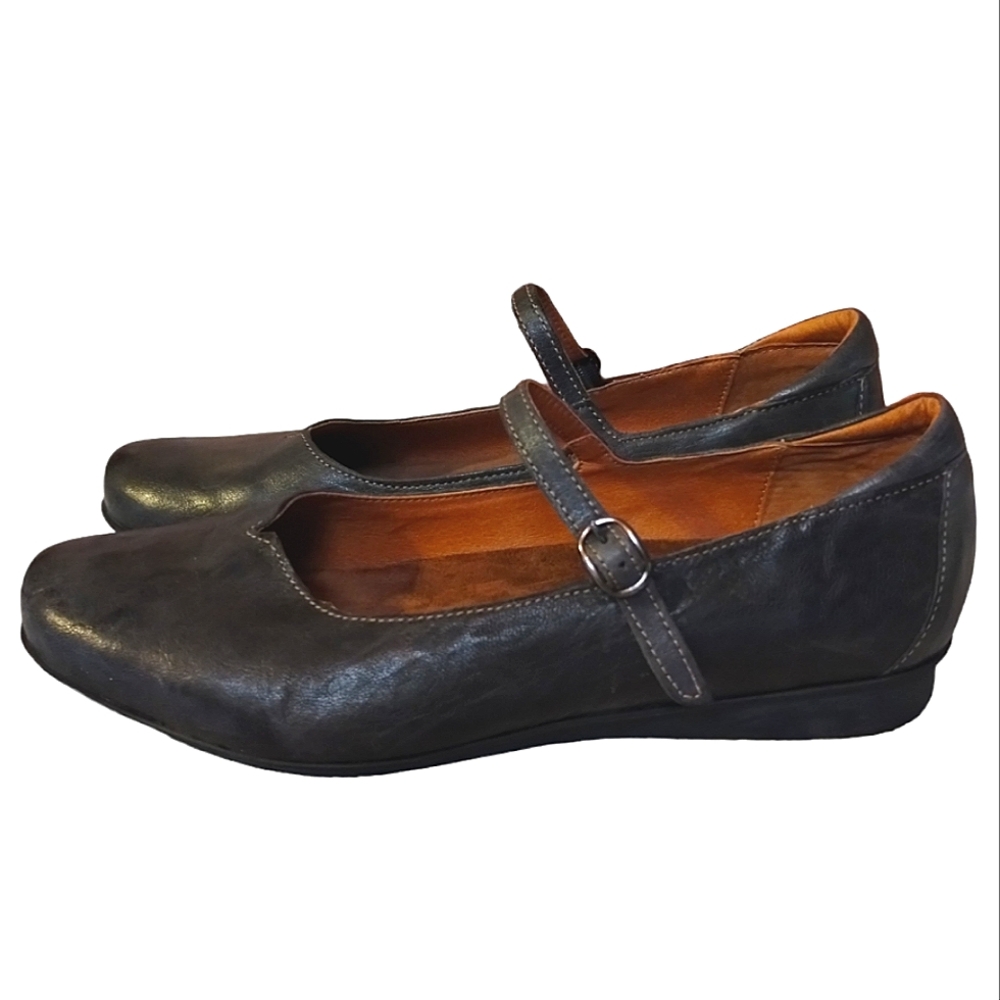 Taos Footwear Black/Gray Mary Jane Flats